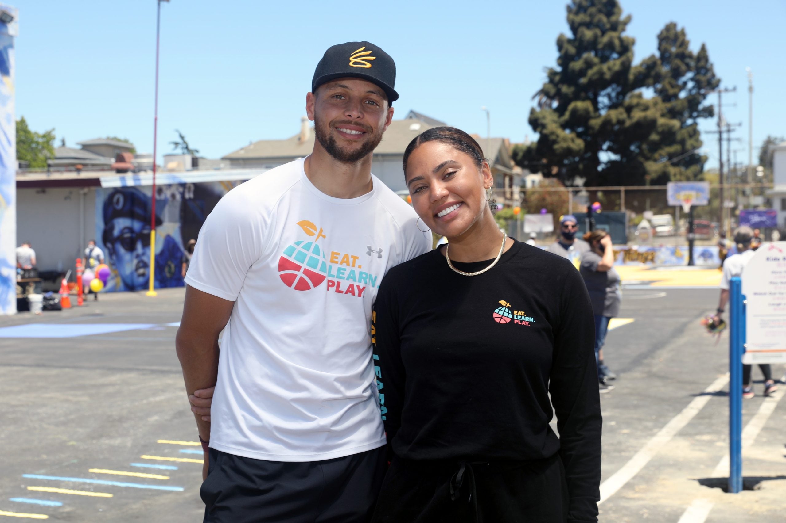 Steph And Ayesha Curry Aim To Create 150 ‘Little Town Libraries’ In Oakland
