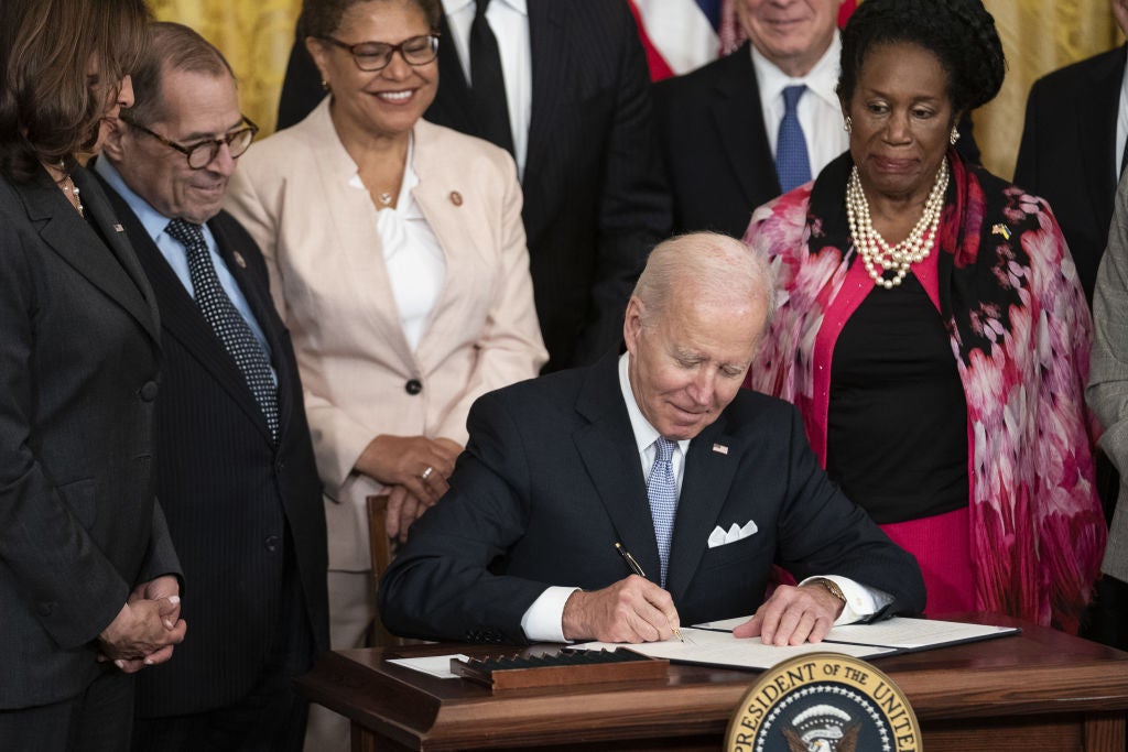 Biden Signs Police Reform Order On Anniversary Of George Floyd's Death