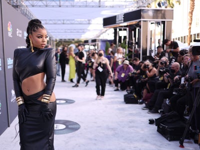 See Your Favorite Stars Stunt On The Billboard Music Awards Red Carpet