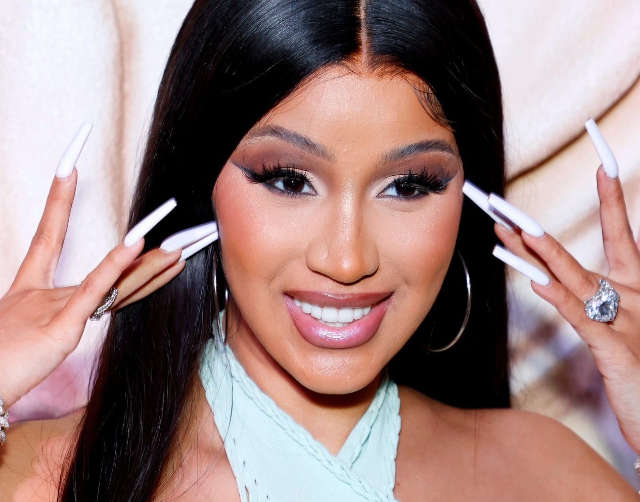 Cardi B Gave A Fascinating Tutorial On How To Change A Diaper With Long Nails
