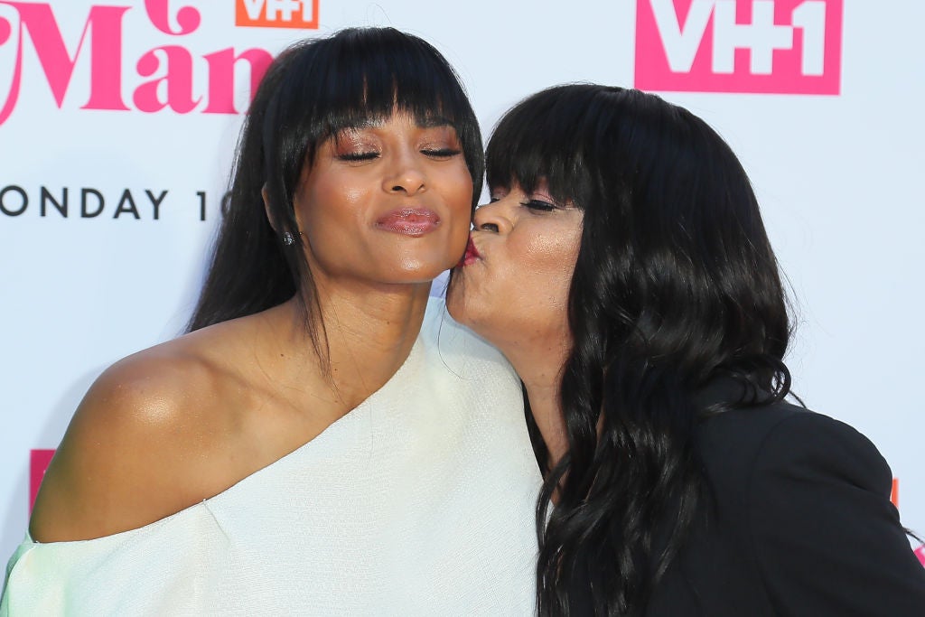 13 Sweet Photos Of Stars With Their Mothers