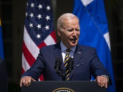 Judge Blocks Biden Administration From Lifting Title 42 Border Policy￼