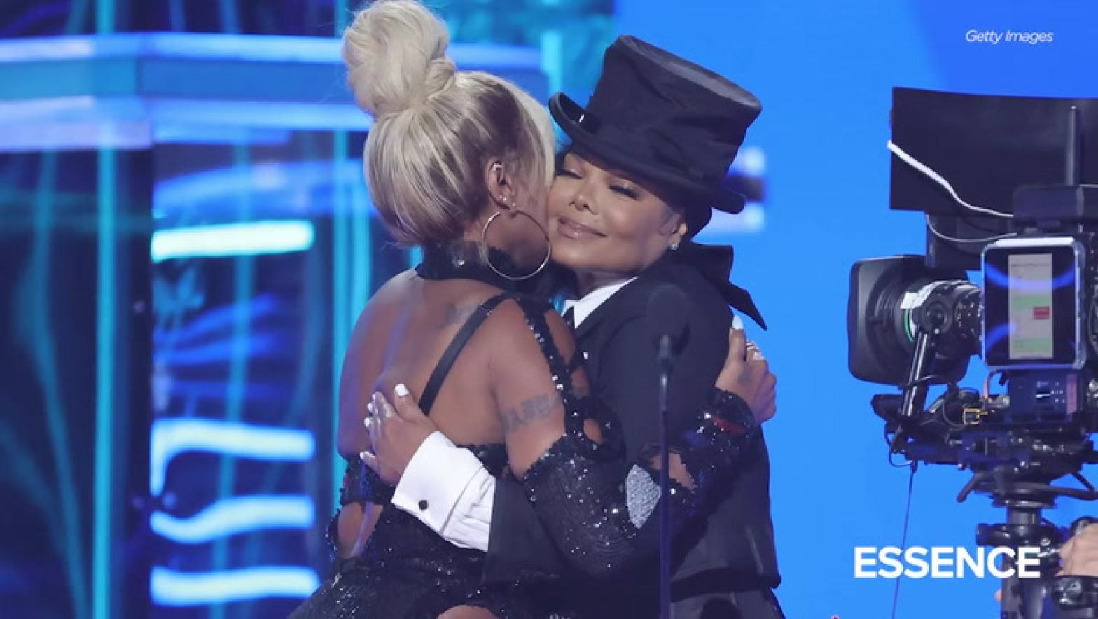 Mary J. Blige Accepts Billboard Icon Award From Janet Jackson