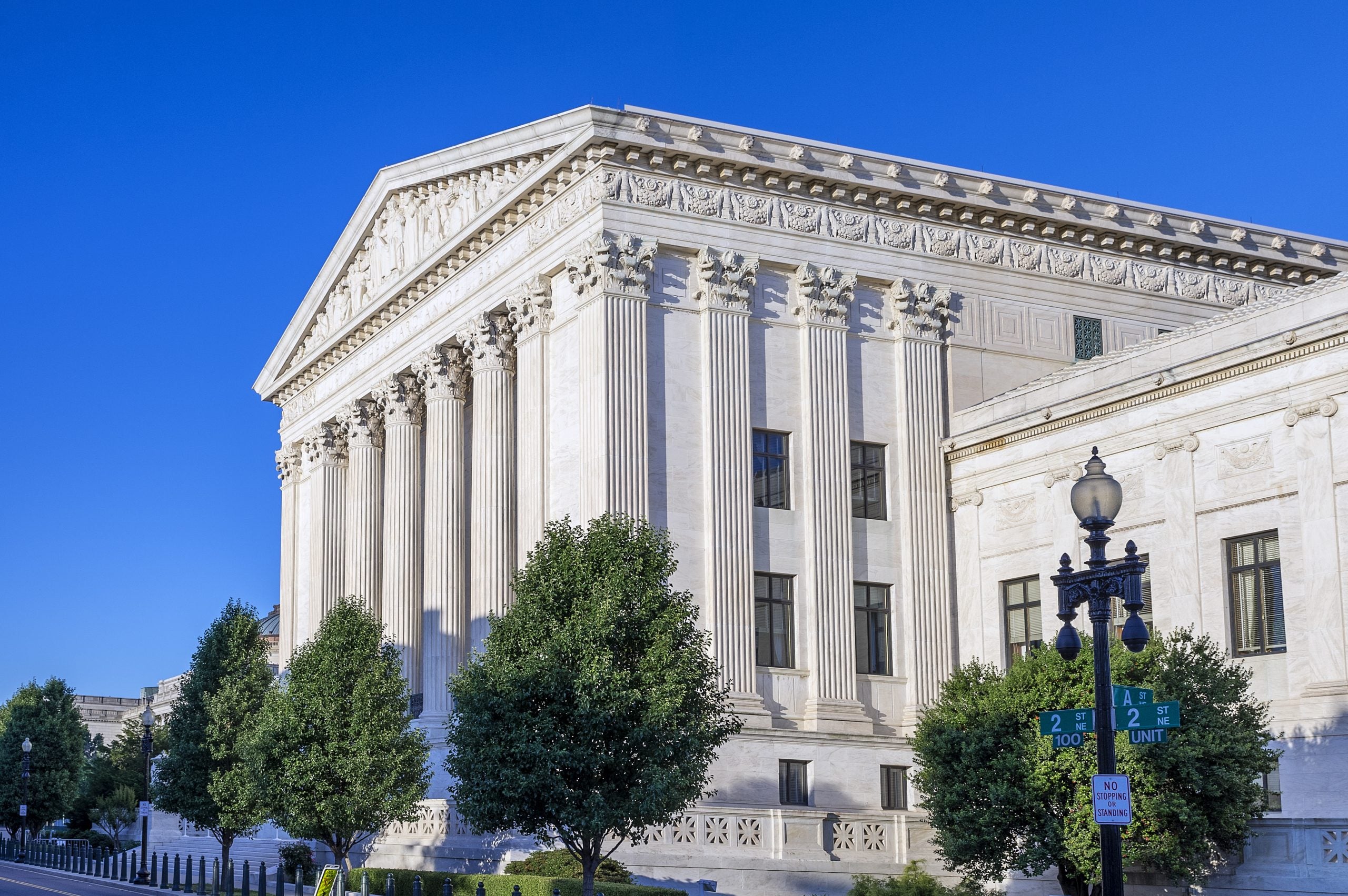 Supreme Court Temporarily Blocks Texas Social Media Law