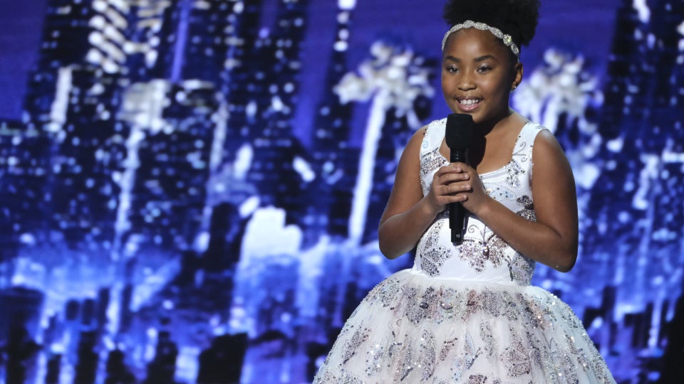 The World’s Youngest Opera Singer, Performs At New York City’s Empire State Building￼