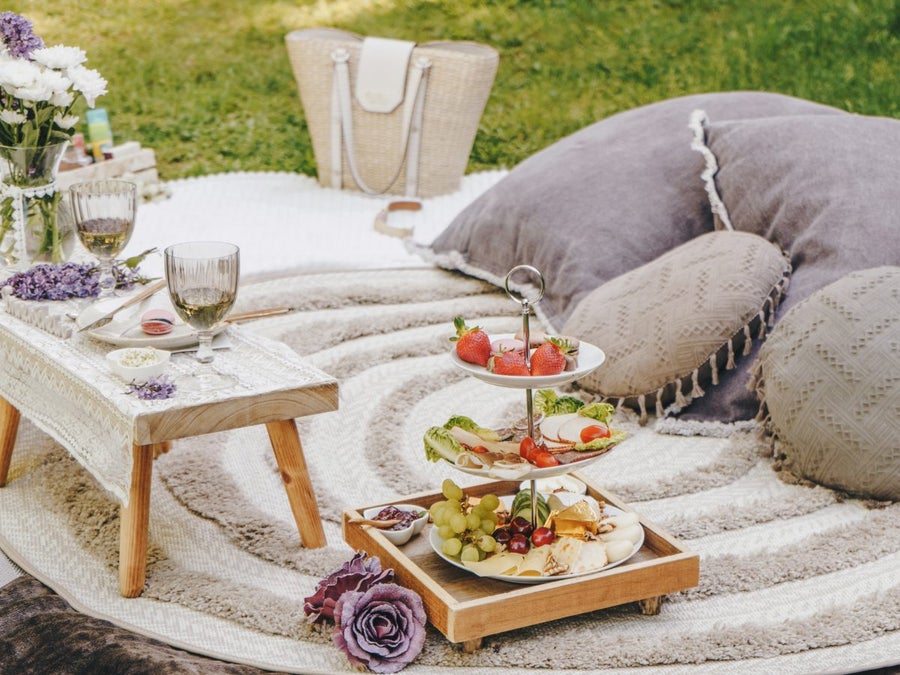 Outdoor Date Night Ideas  From The Experts
