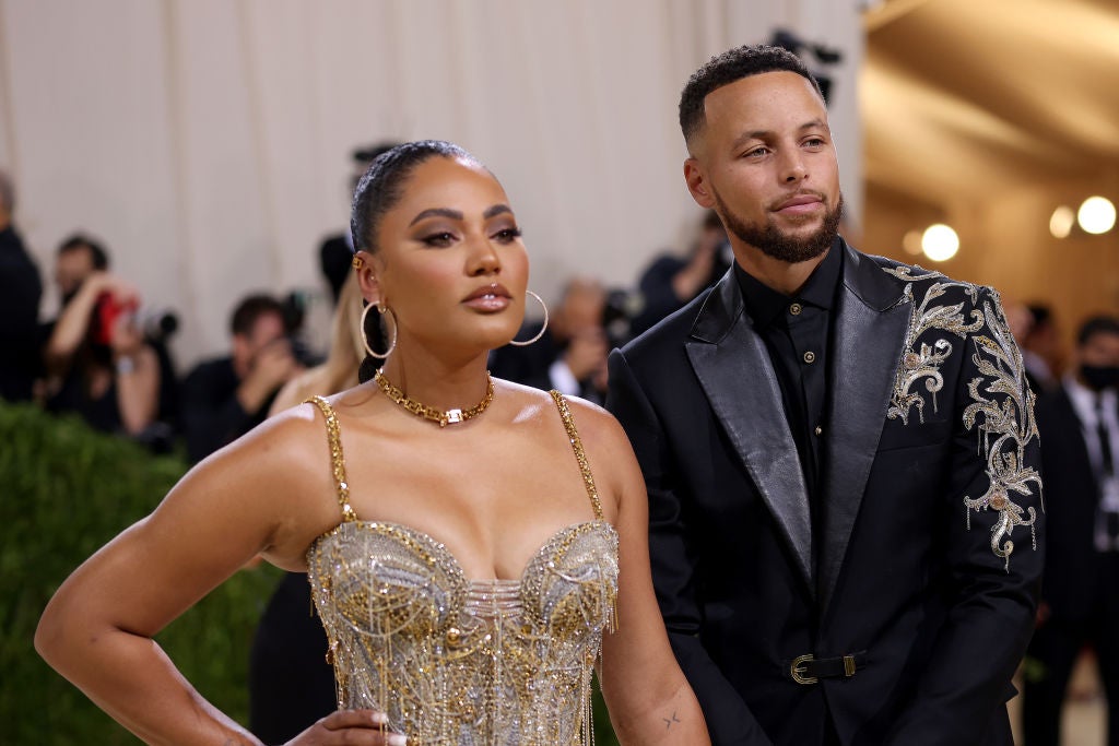 Steph Curry Wears An ‘Ayesha Curry CAN Cook’ Shirt To Stand Up For His Wife 