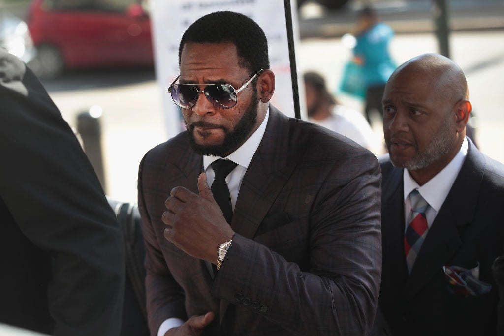 Prosecutors Want R.Kelly Sentenced To At Least 25 Years In Prison