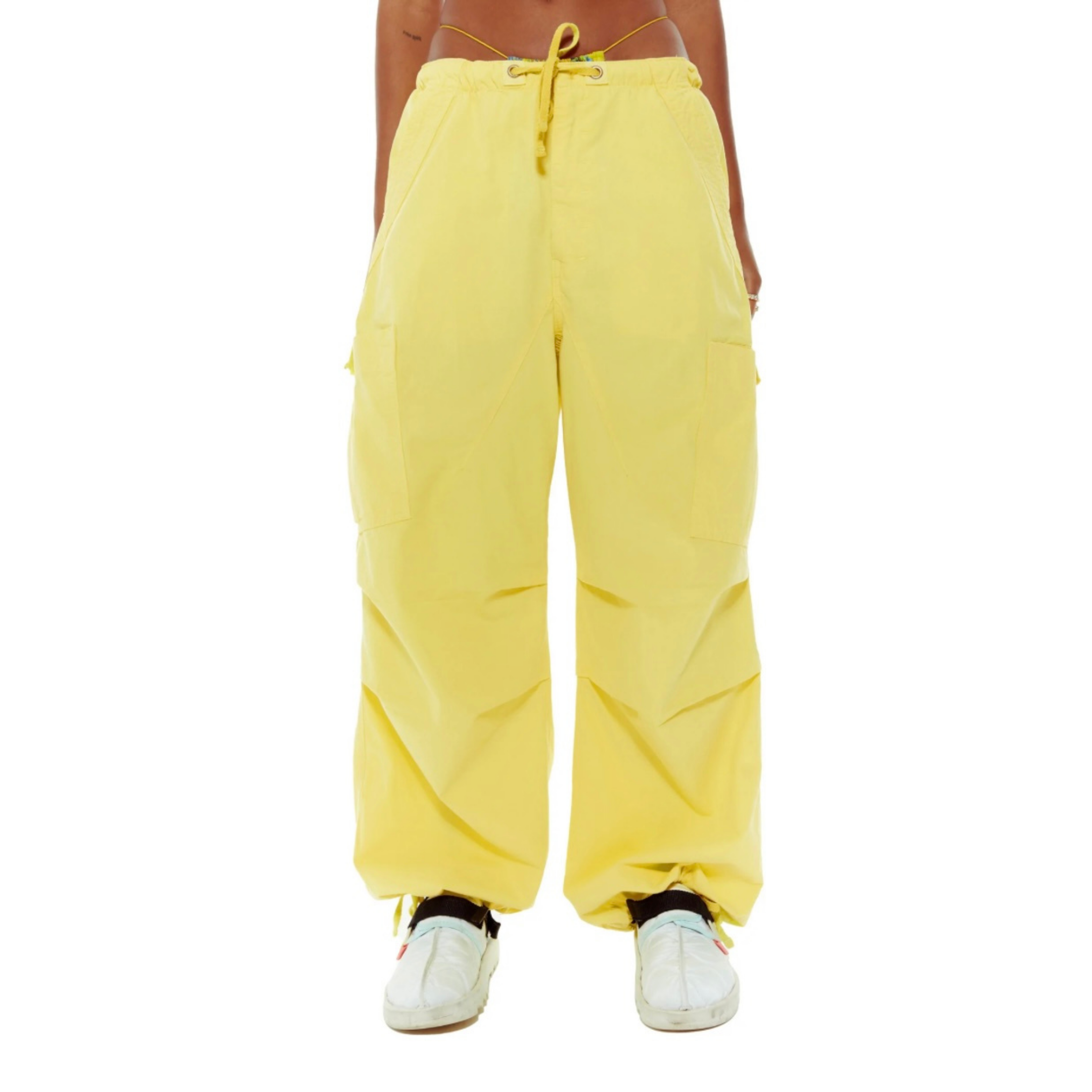 Parachute Pants Are The Cozy Cute Pants Trend Taking Over