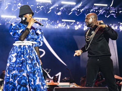 WATCH: Lauryn Hill Makes An Electrifying Surprise Appearance At The 2022 ESSENCE Festival Of Culture!
