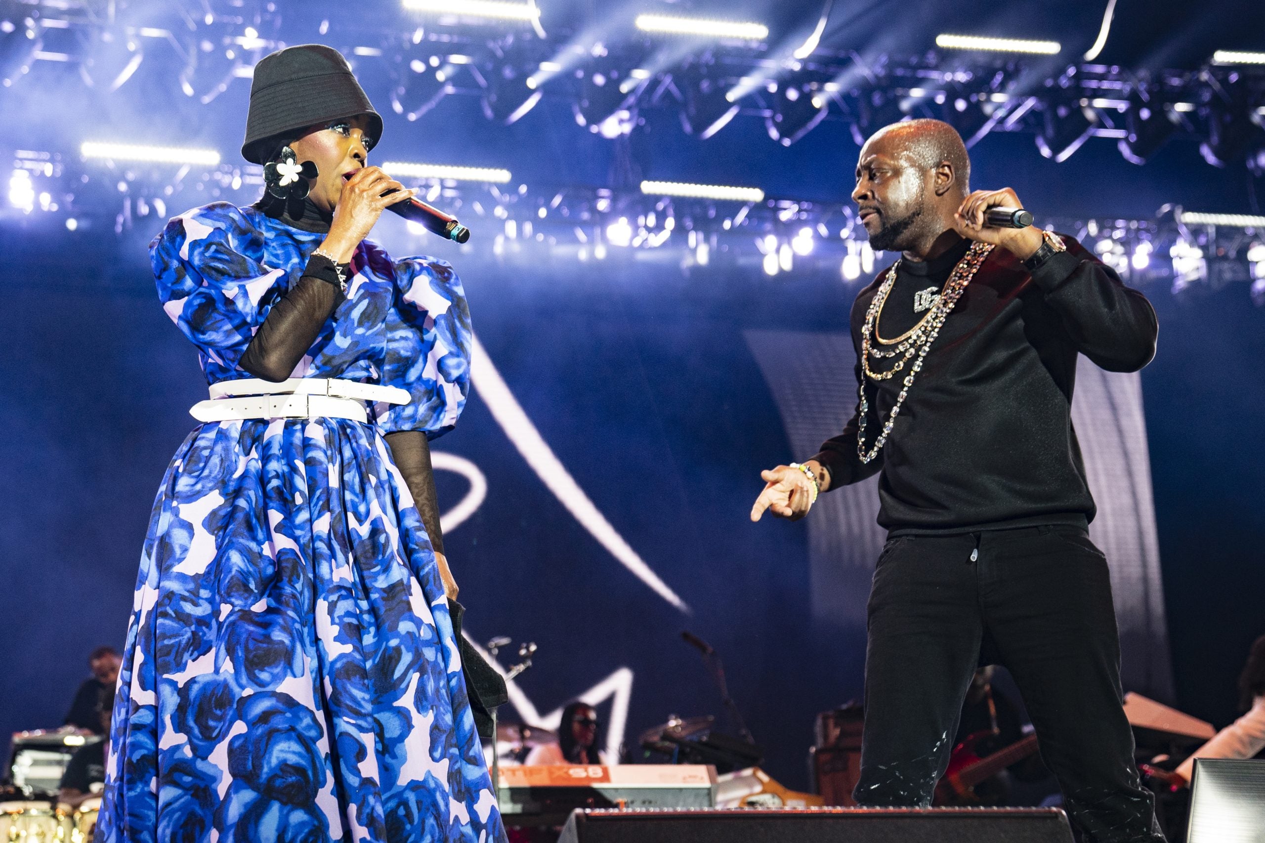 Lauryn Hill Makes An Electrifying Surprise Appearance At The 2022 ESSENCE Festival Of Culture!