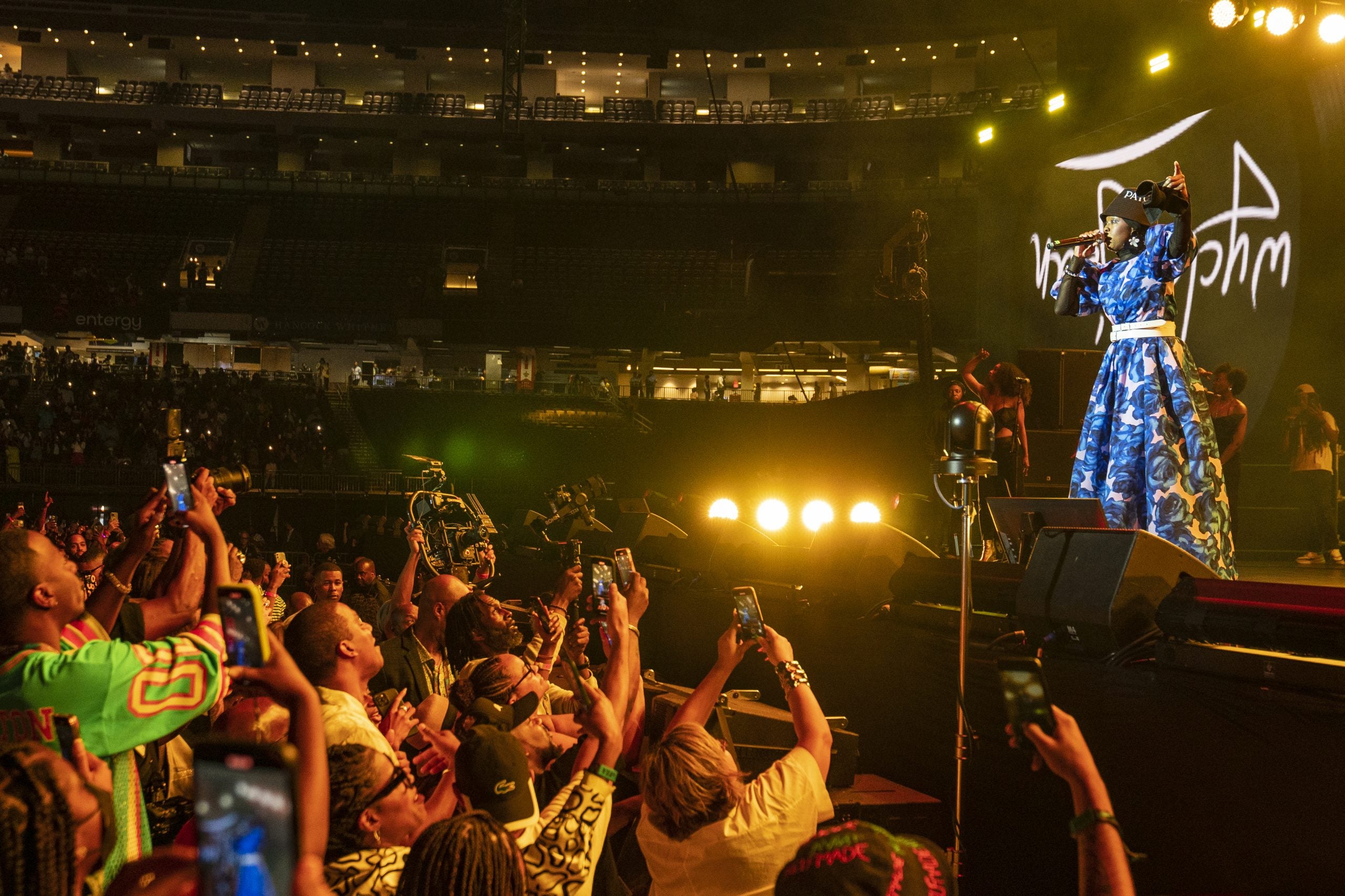 WATCH: Lauryn Hill Makes An Electrifying Surprise Appearance At The 2022 ESSENCE Festival Of Culture!