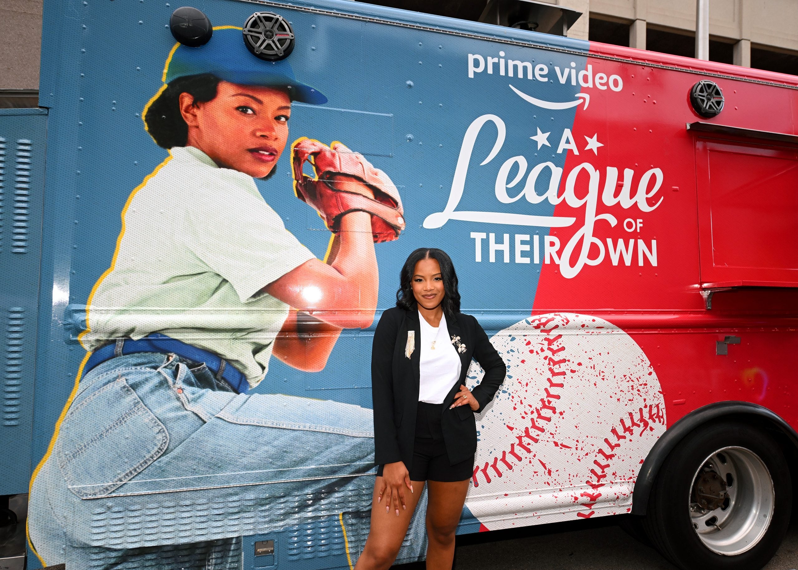 Watch The Official Trailer For Prime Videos New Series A League Of Their Own Essence