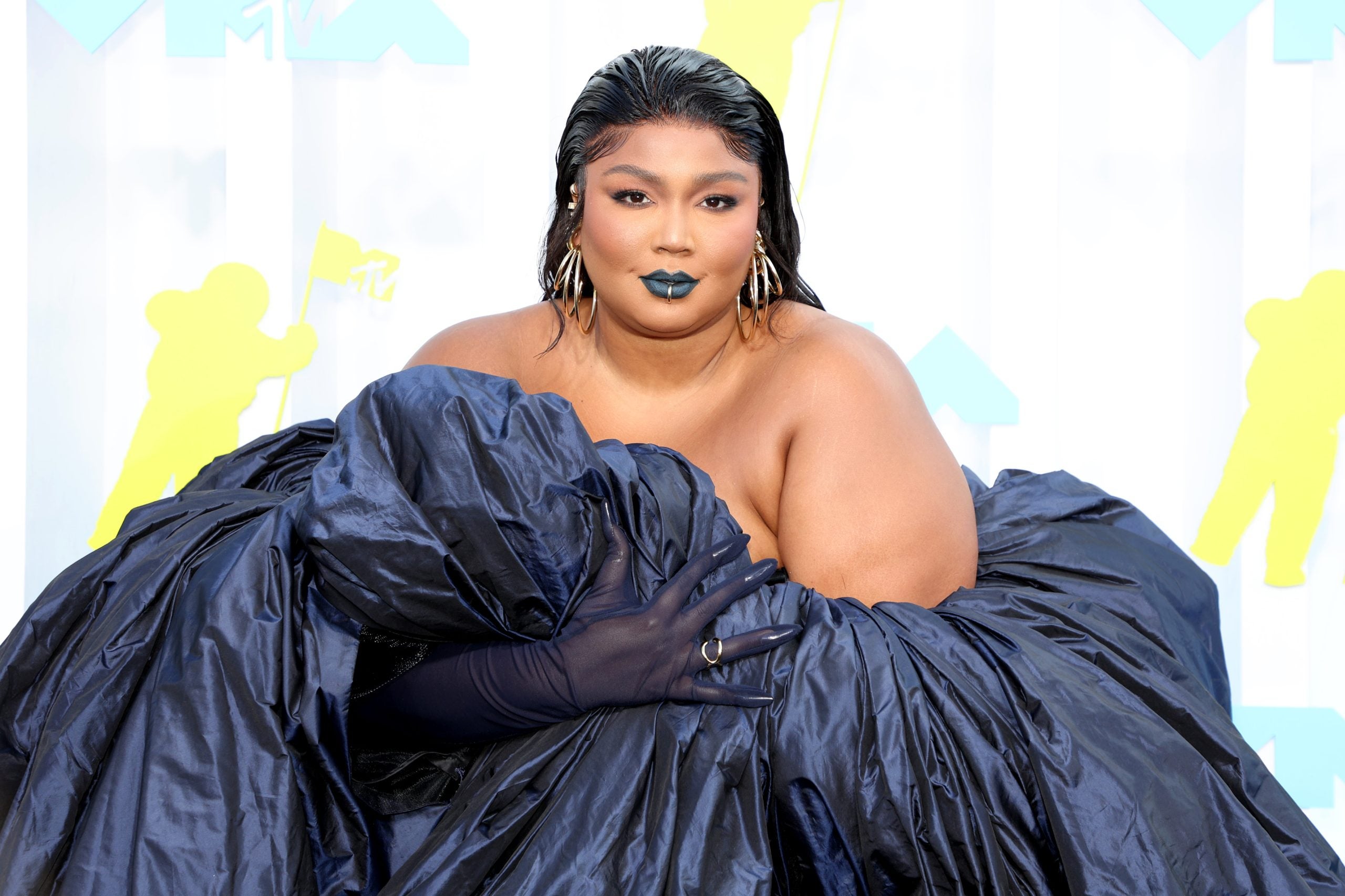 Lizzo Claps Back At Media Haters In VMA Speech