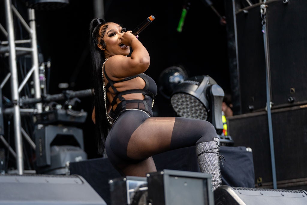 Rapper Erica Banks Won't Go Clubbing With Women Who Aren't Thick Or Well-Dressed, And It's Giving Problematic