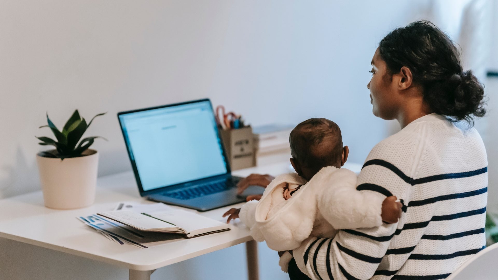 Report: Mothering While Working Makes Life Significantly Harder