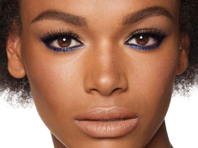 10 Bold Eyeliner Colors To Try Out For Fall