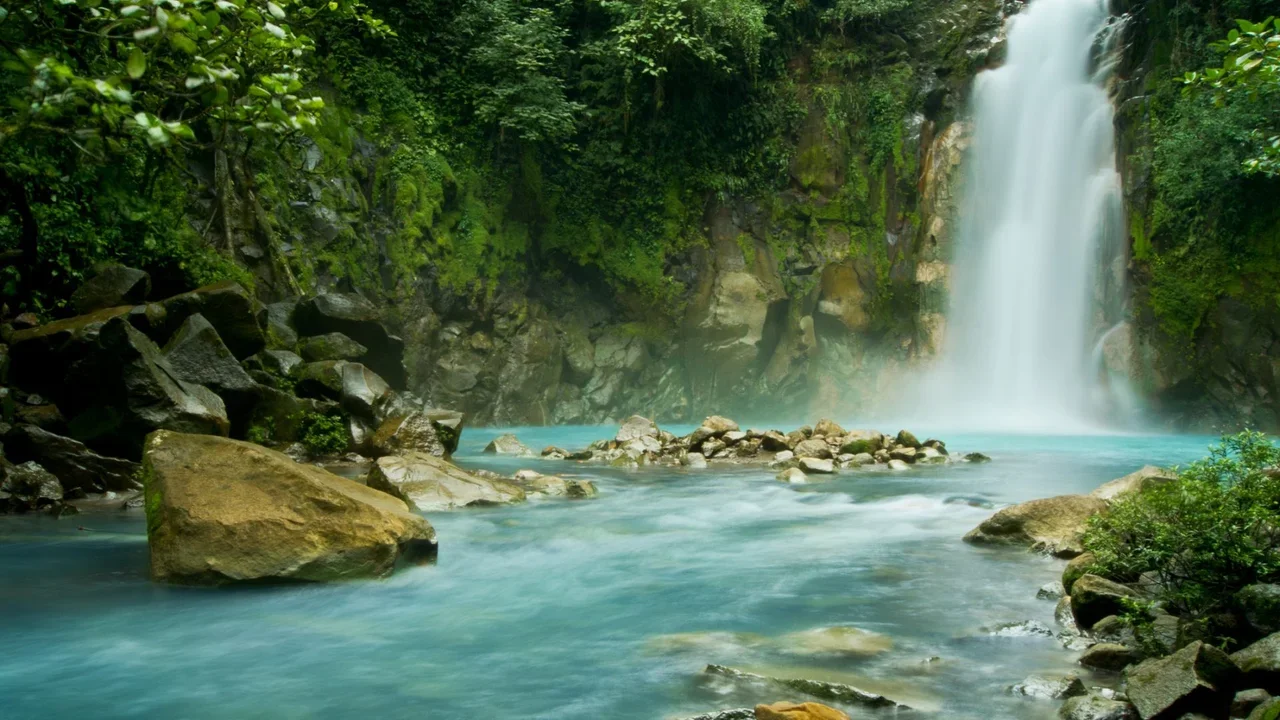 One Location, Two Ways: Costa Rica Is The Perfect Eco-Friendly Adventure Or Luxe Beach Getaway