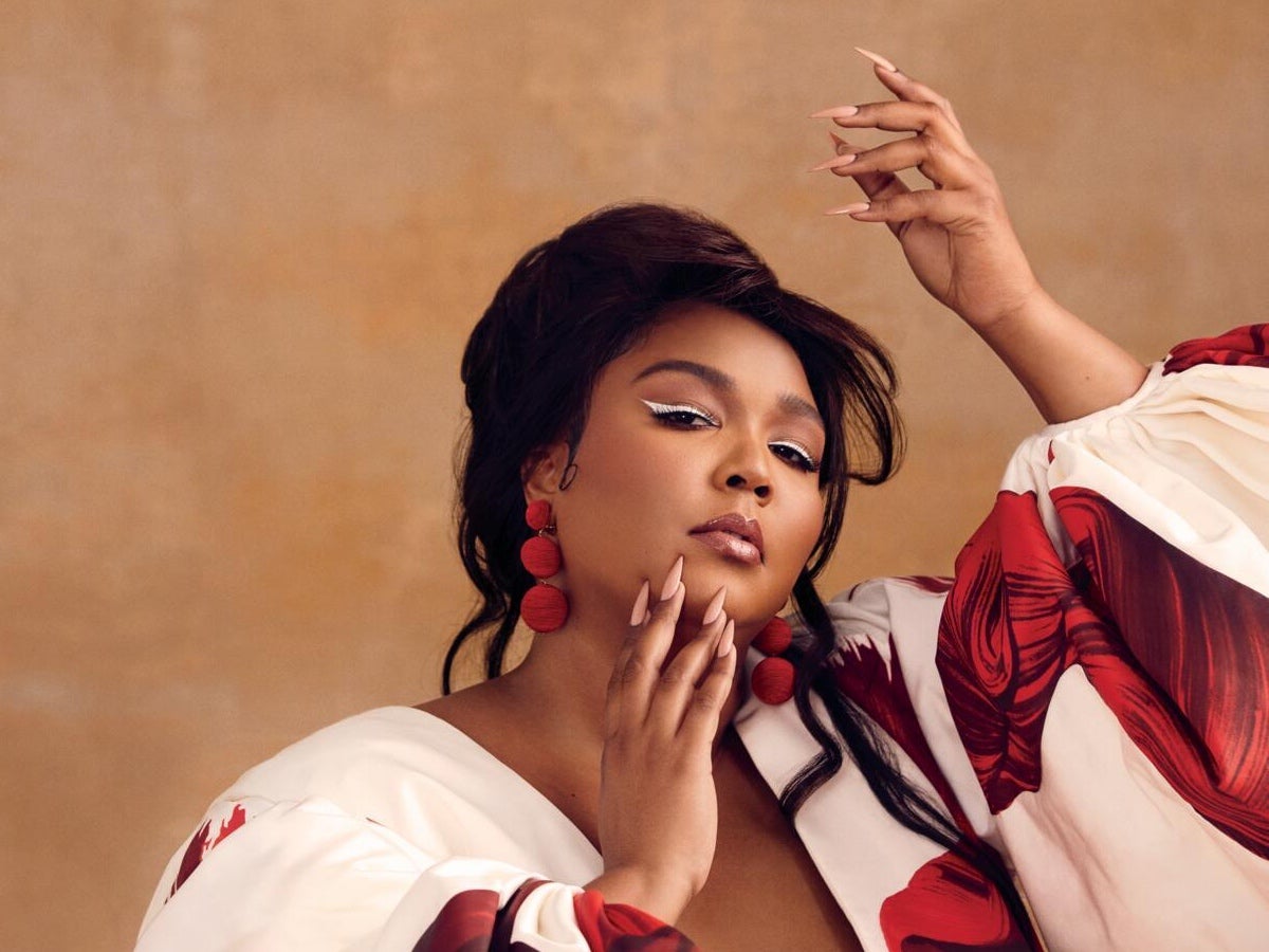 Lizzo Appears To Respond To Kanye West’s Negative Comments About Her Weight At Toronto Concert