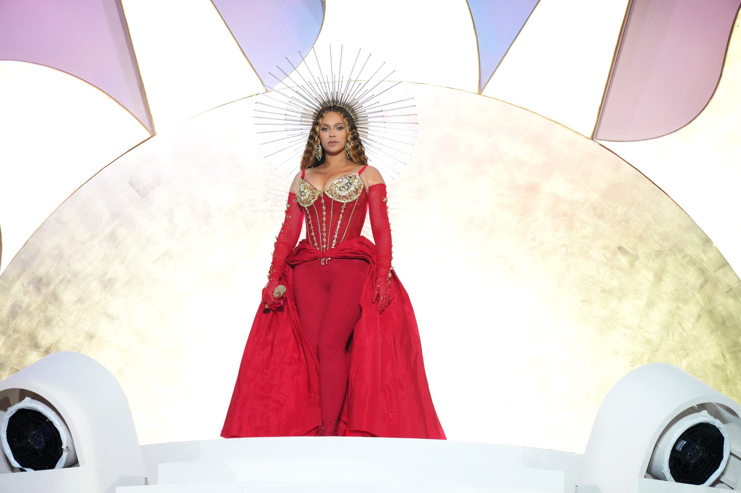 Beyoncé Spotlights Regional Designers For Epic Dubai Performance