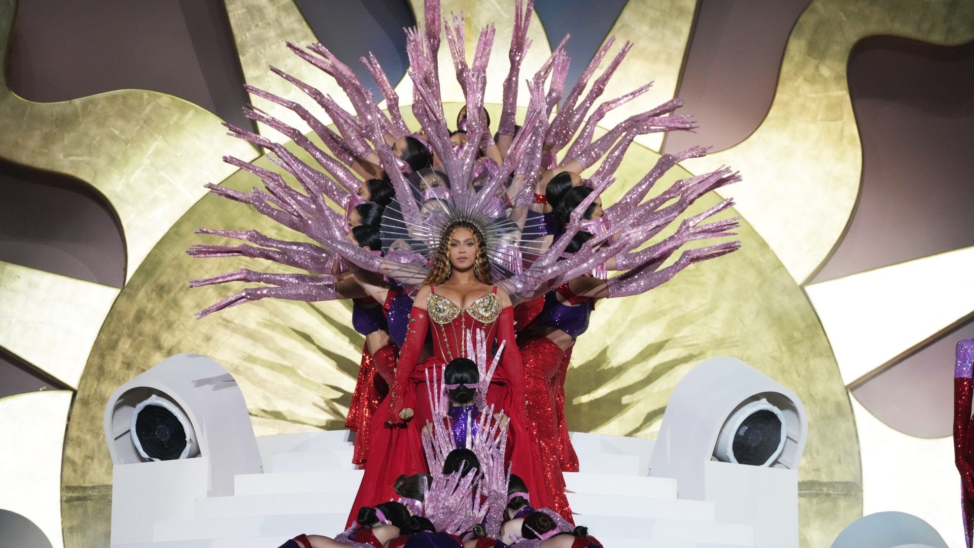Beyoncé Spotlights Regional Designers For Epic Dubai Performance
