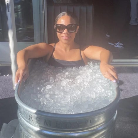 I Tried The Ice Bath Wellness Trend For My Eczema And Here’s How It Went