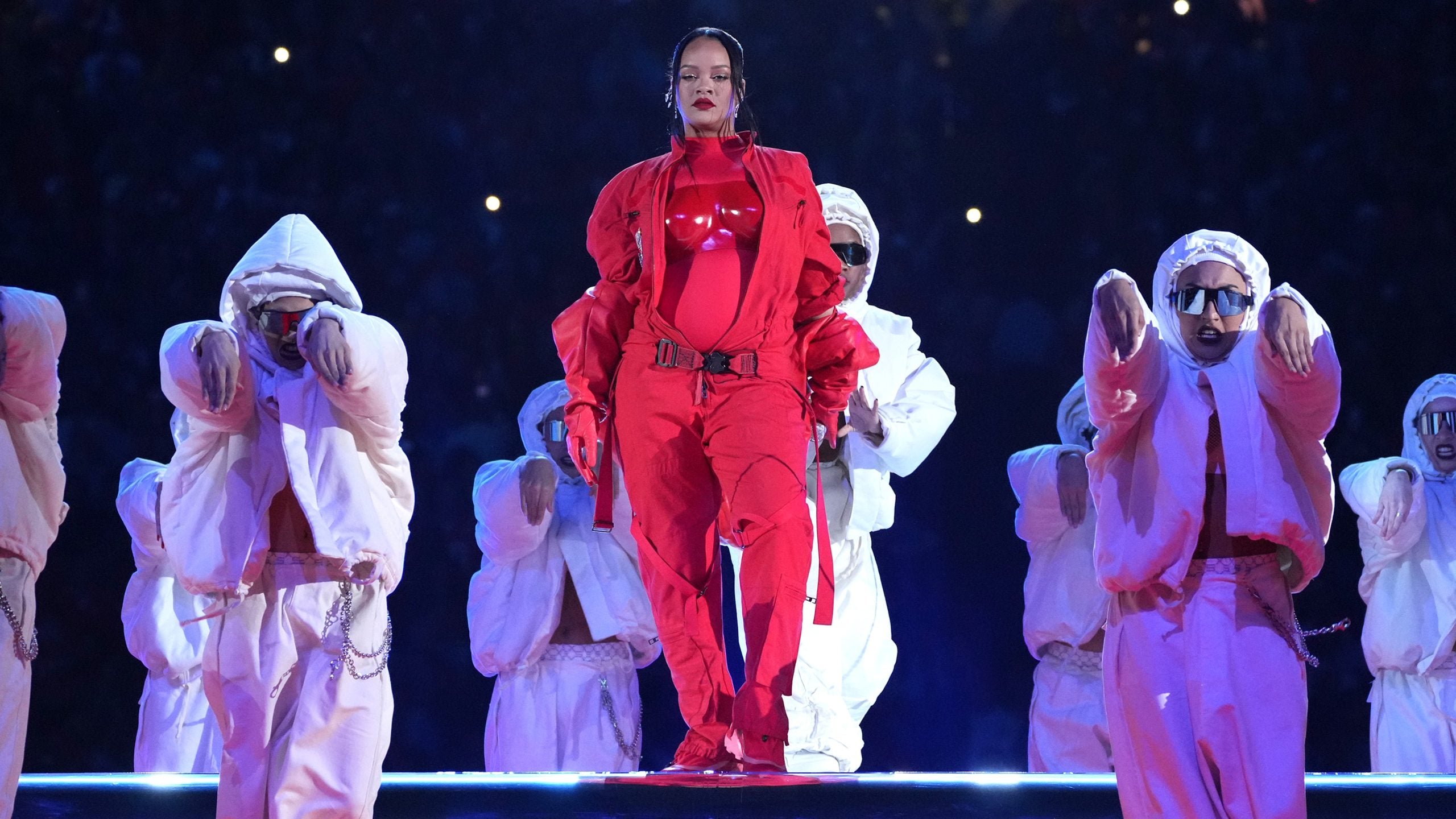 Rihanna’s Super Bowl Performance Proves Pregnancy Can’t Stop Any Woman’s Show