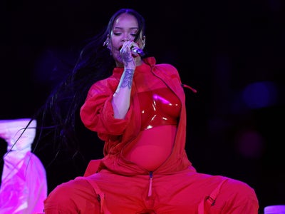 Confirmed: Rihanna Reveals Baby No. 2 During Halftime Show