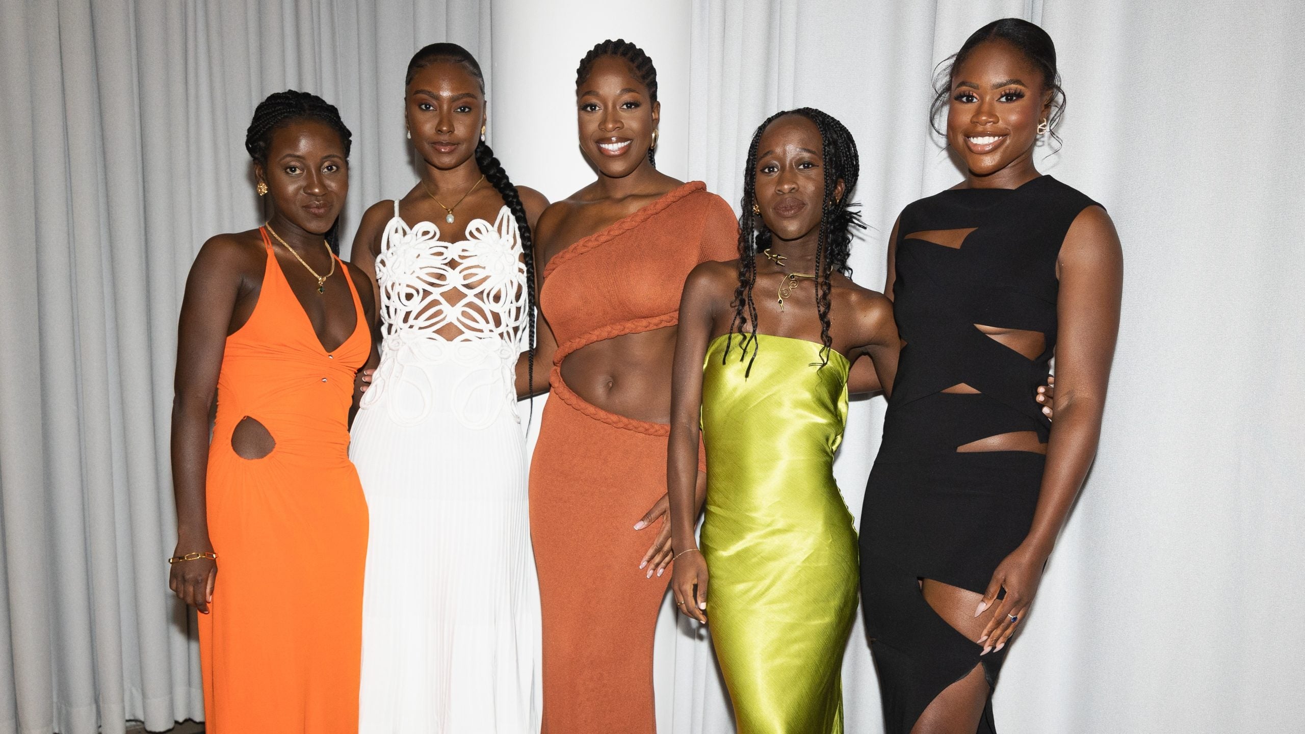 Girl's CELEB FASHION RULE : Fashionista… BFA_38825_5462106-Cropped-1-