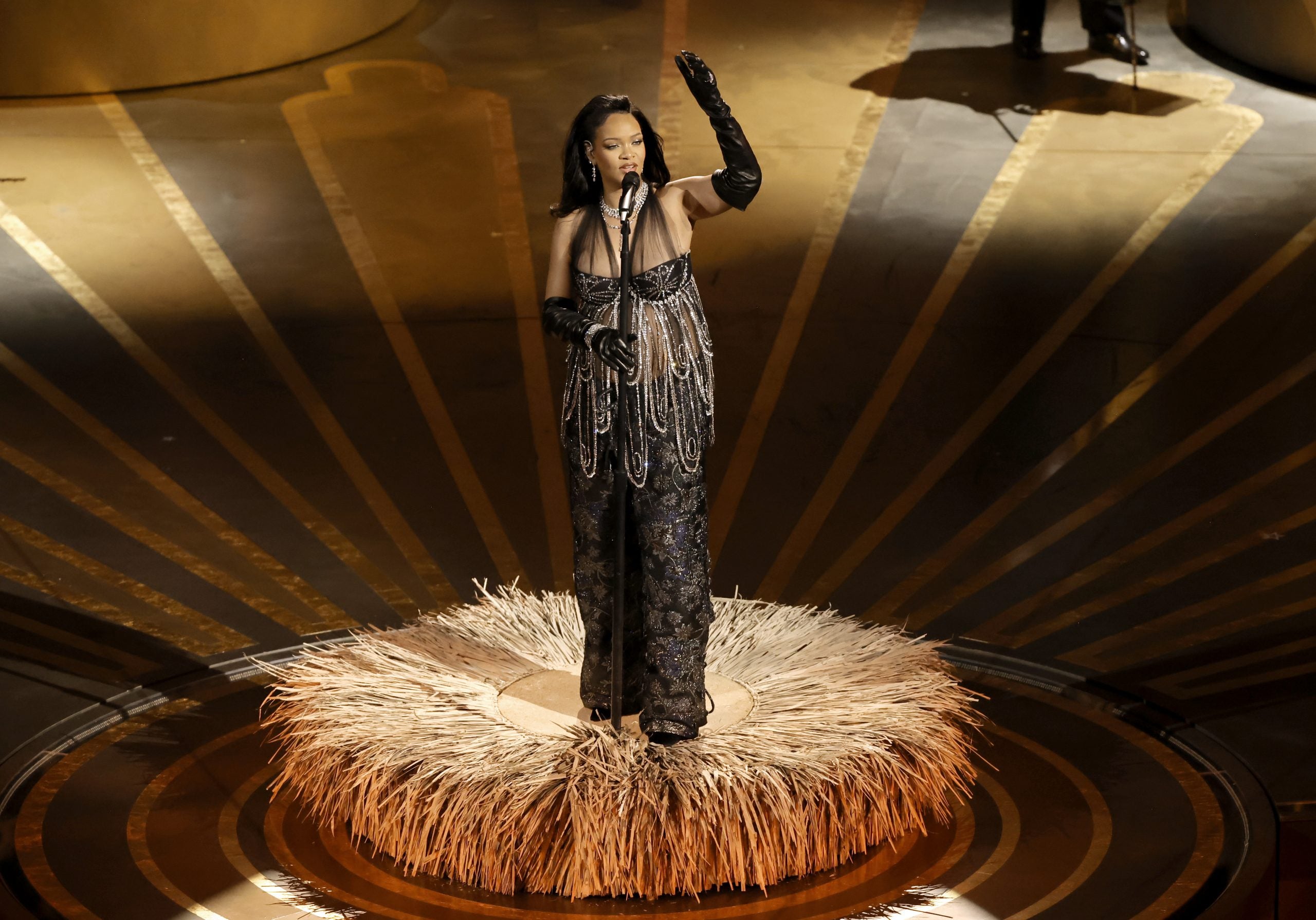 Rihanna Hits The Oscars Stage For First-Ever Performance Of ‘Lift Me Up’ 