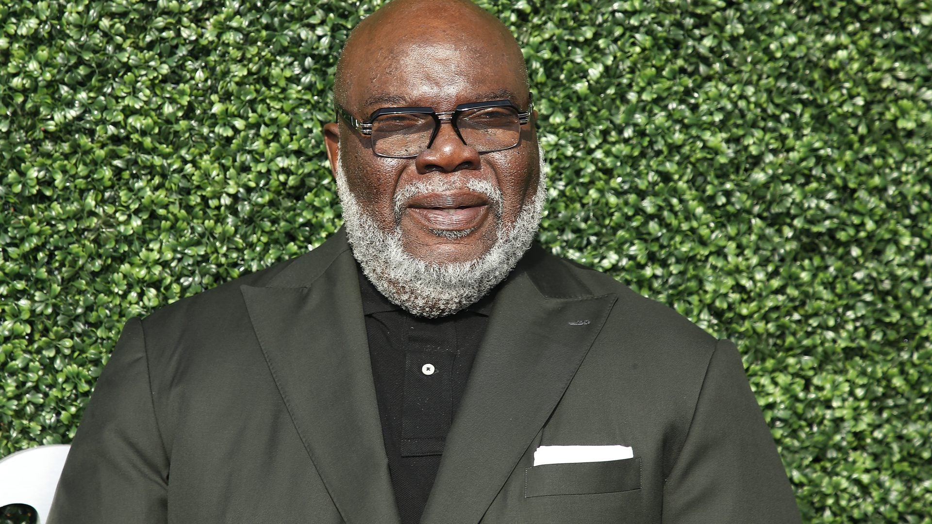 T.D. Jakes Joins Forces With Wells Fargo For Initiative To Drive $1 Billion To The Black Community by 2033