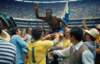 Excelência negra literal: lenda do esporte Pelé adicionado ao dicionário brasileiro, nome agora significa 'incomparável, único'