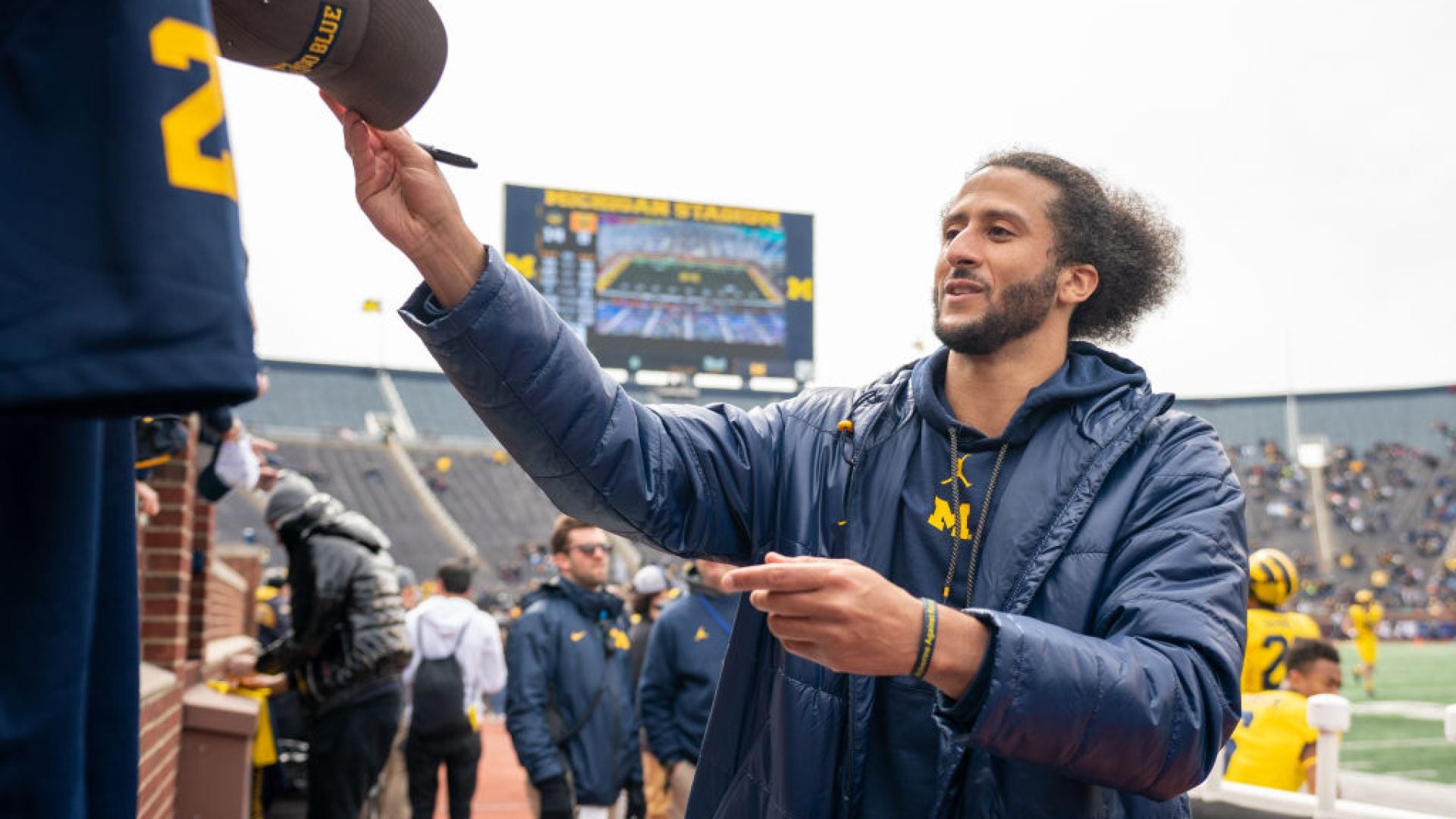 Colin Kaepernick Will Pay For Autopsy Of Black Man Who Family Says Was 'Eaten Alive' In Bed Bug-Infested Jail Cell