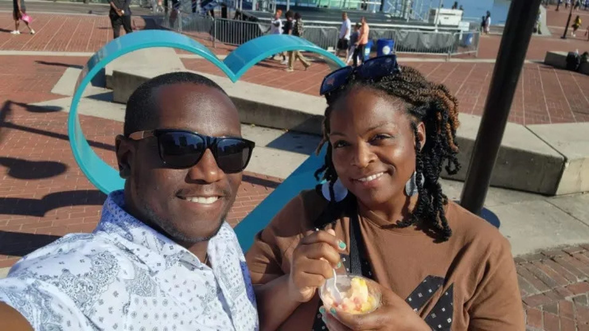 Would You Do Strangers’ Laundry For Money? This Woman Does And She’s Banking $24,000/Month