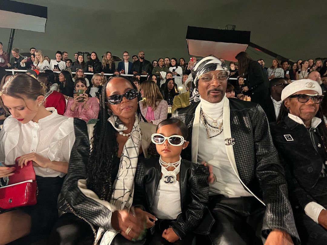 Snoop Dogg Attended His First Fashion Show With Wife Shante And Their Stylish Granddaughter As His Guests