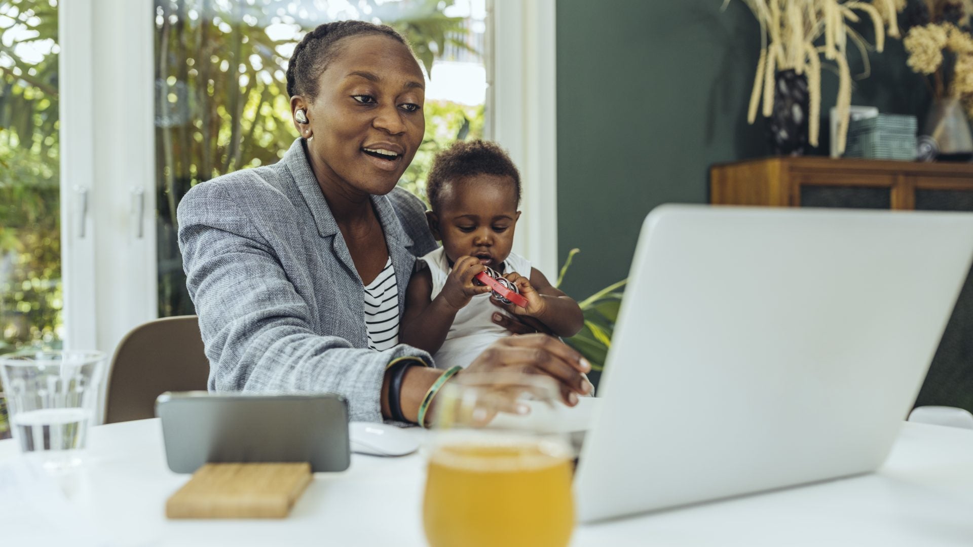 Stay-At-Home Moms Face More Judgement When Returning To Work