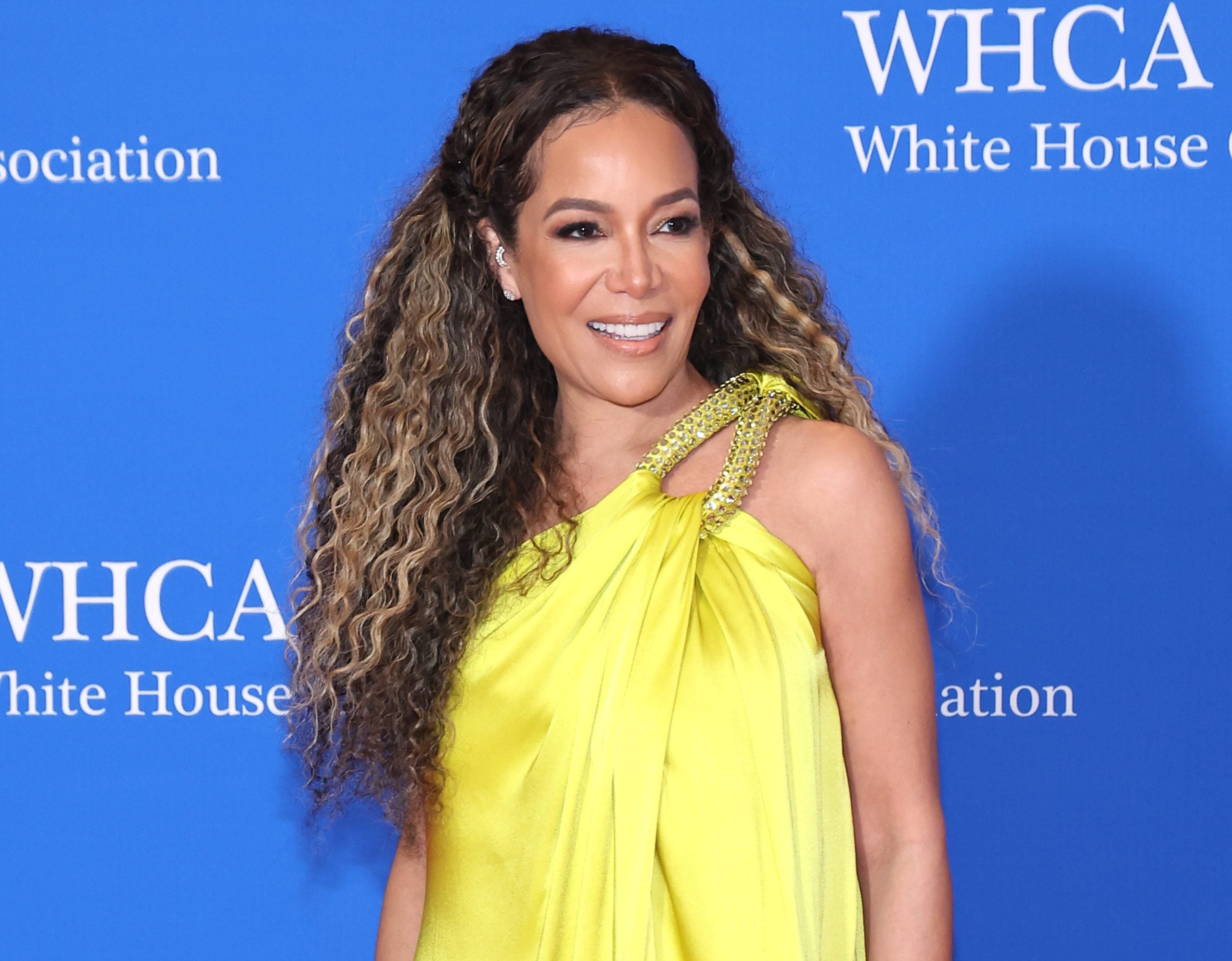 Sunny Hostin Wants To Elevate The Beach Read By Centering Black Excellence 