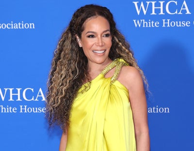 Sunny Hostin Wants To Elevate The Beach Read By Centering Black Excellence 