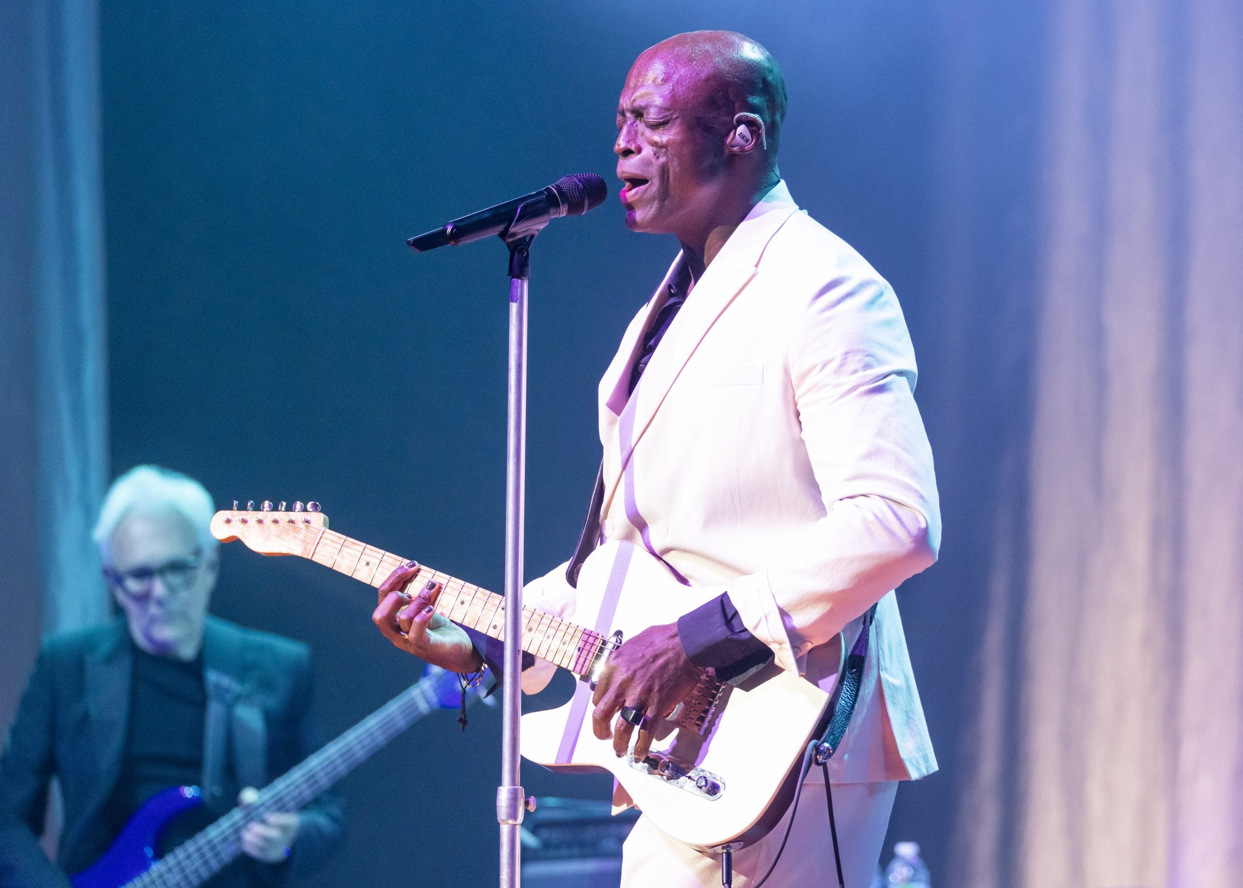 Seal Honors Tina Turner During NYC Concert: “You’ll Always Be Loved”