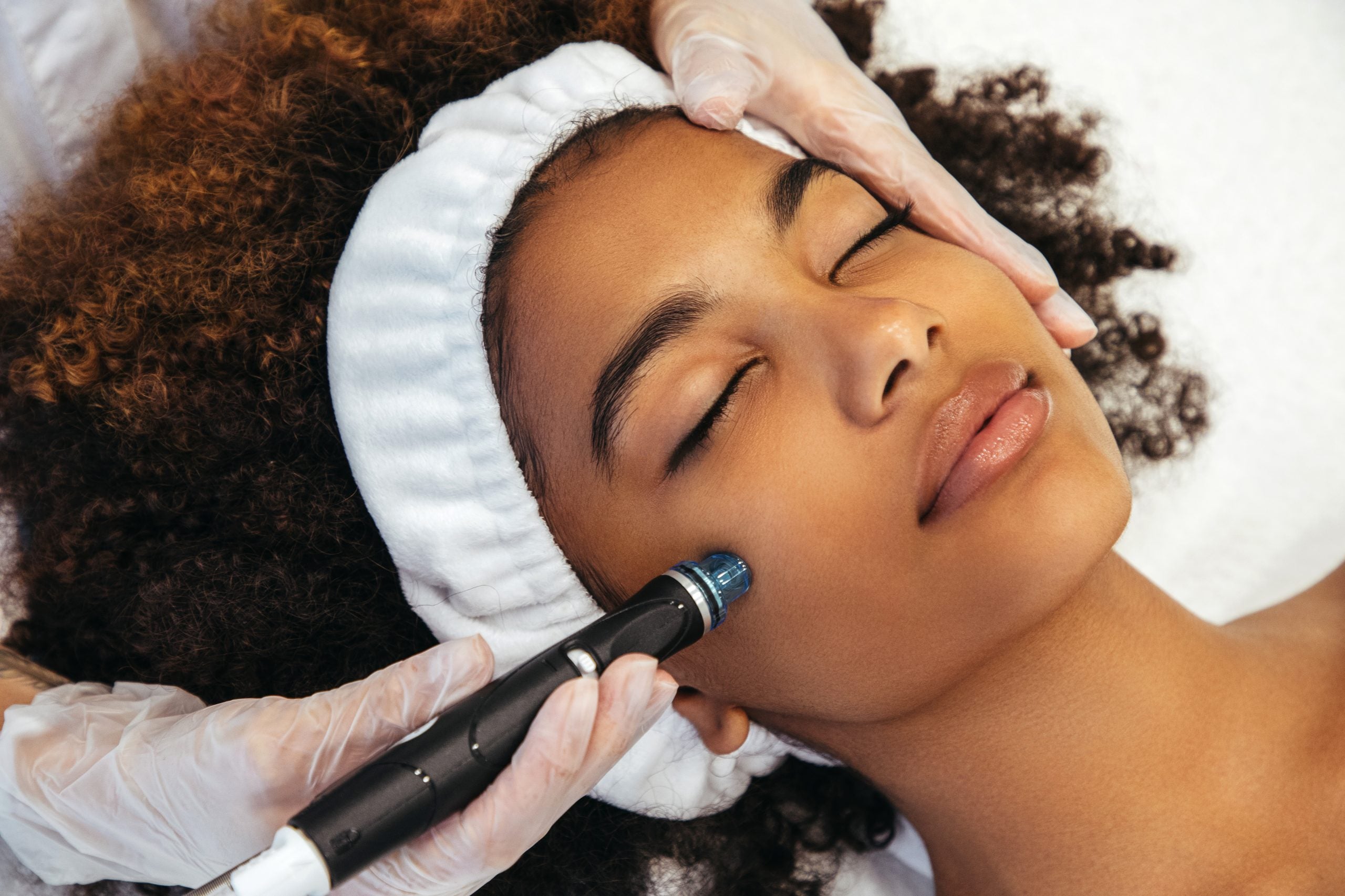 Beginners Guide To Dermaplaning: Best Products, Tips, And Tricks