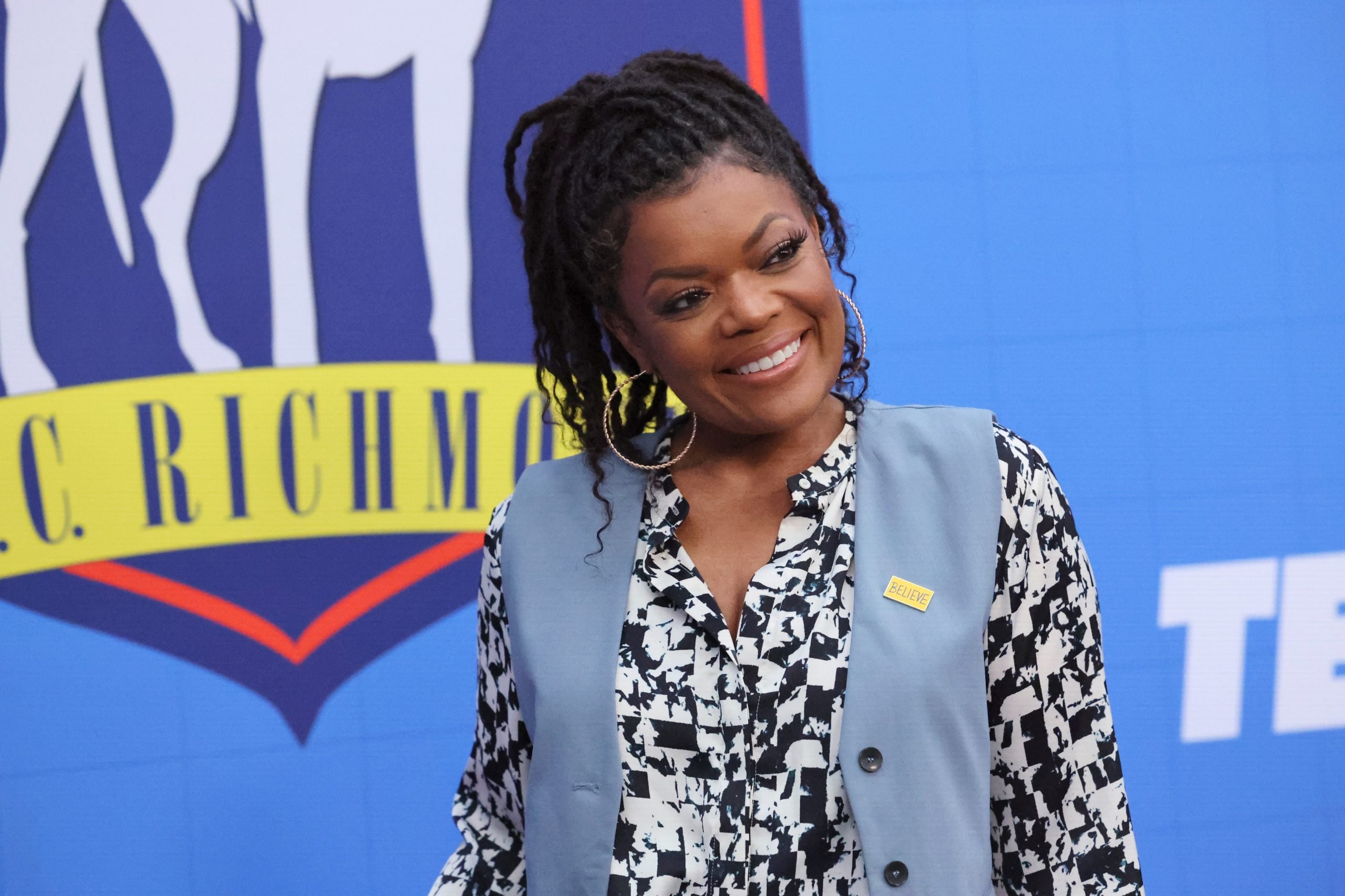 Yvette Nicole Brown Sees “Act Your Age” As The New “Golden Girls”