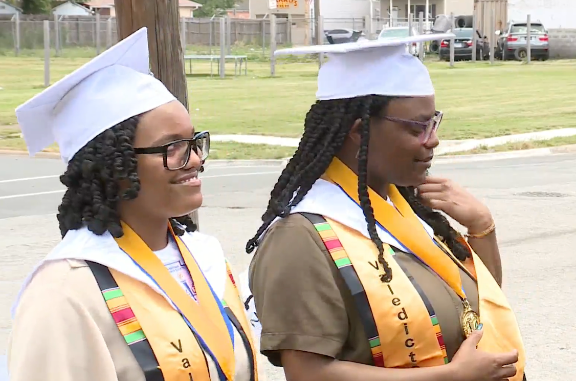 Black Twin Sisters Honored As Co-Valedictorians At Their High ...