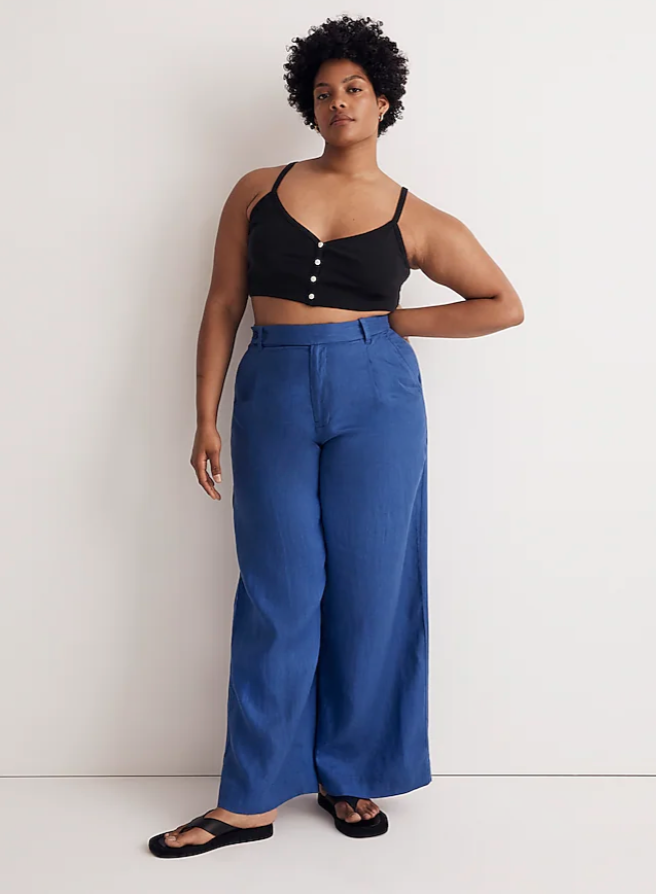 What pants are ideal for women with wide hips - photo