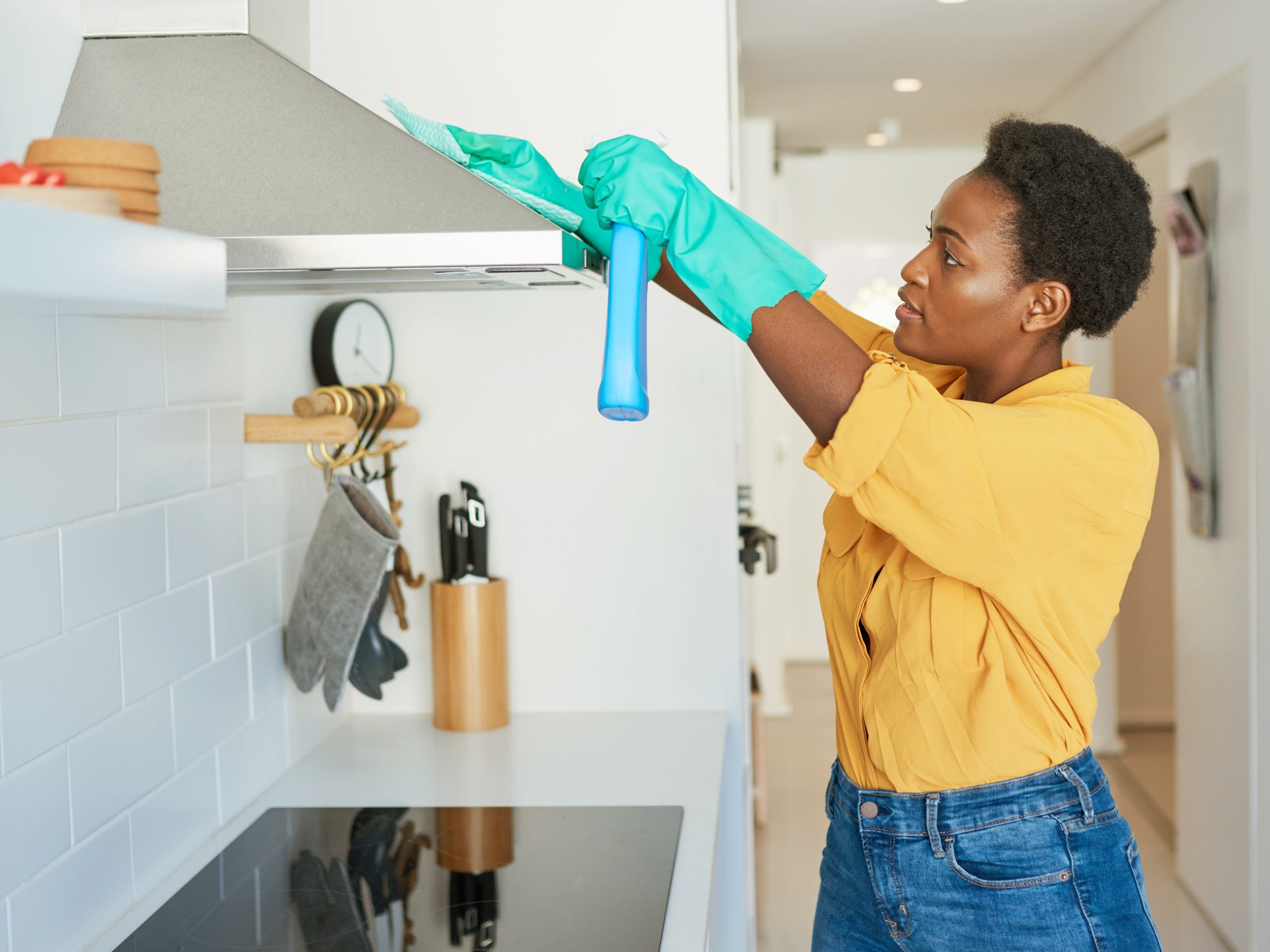 Consider Trying Out ‘Junebugging,’ A Psychology-Approved Hack To Keep Your Home Clean