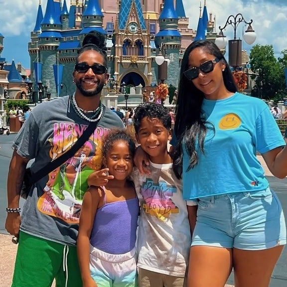 Omarion And Apryl Jones Took Their Kids To Disney World For Their First Family Trip Together