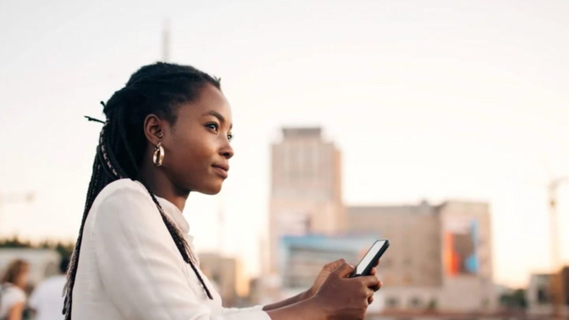 WATCH: In My Feed – TikTok Users Are Rediscovering Outdated Dating Manuals