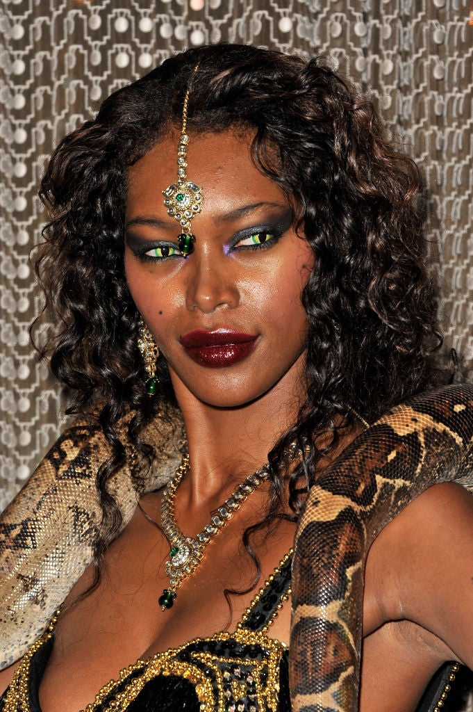 Let These Looks Of The Past Inspire Your Last-Minute Halloween Beauty