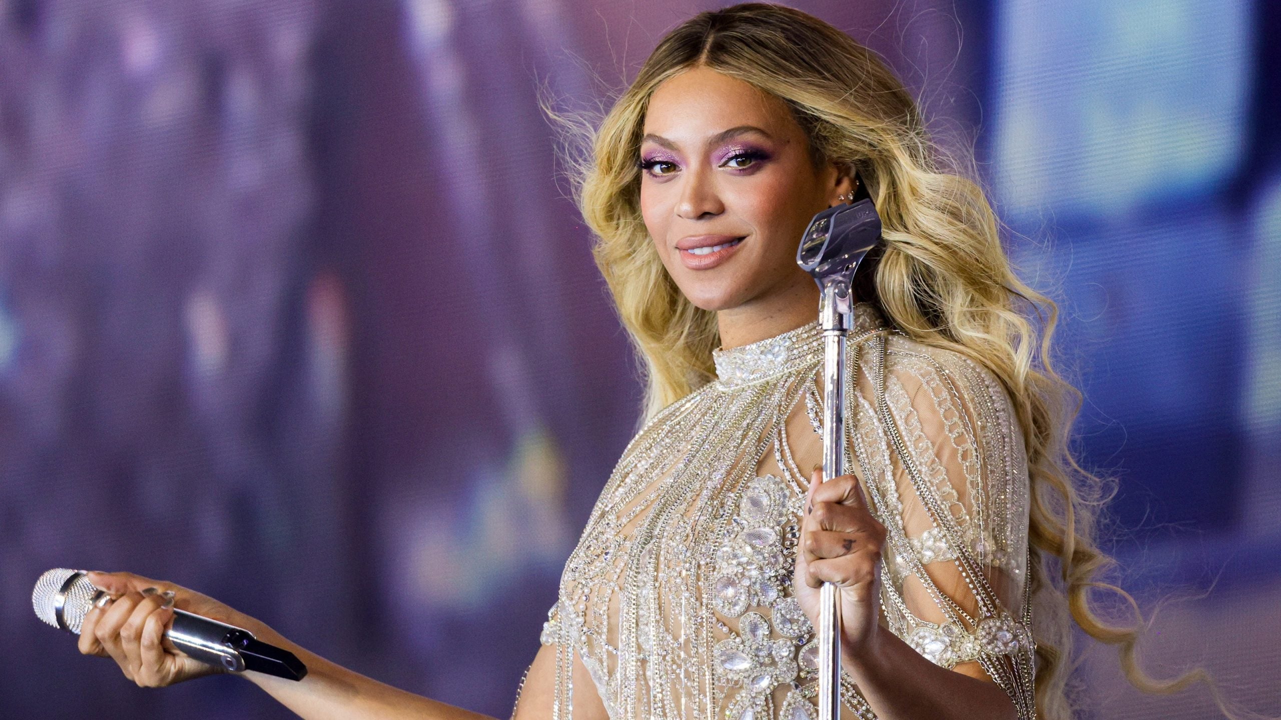Beyoncé’s New Perfume Is Available For Pre-Order