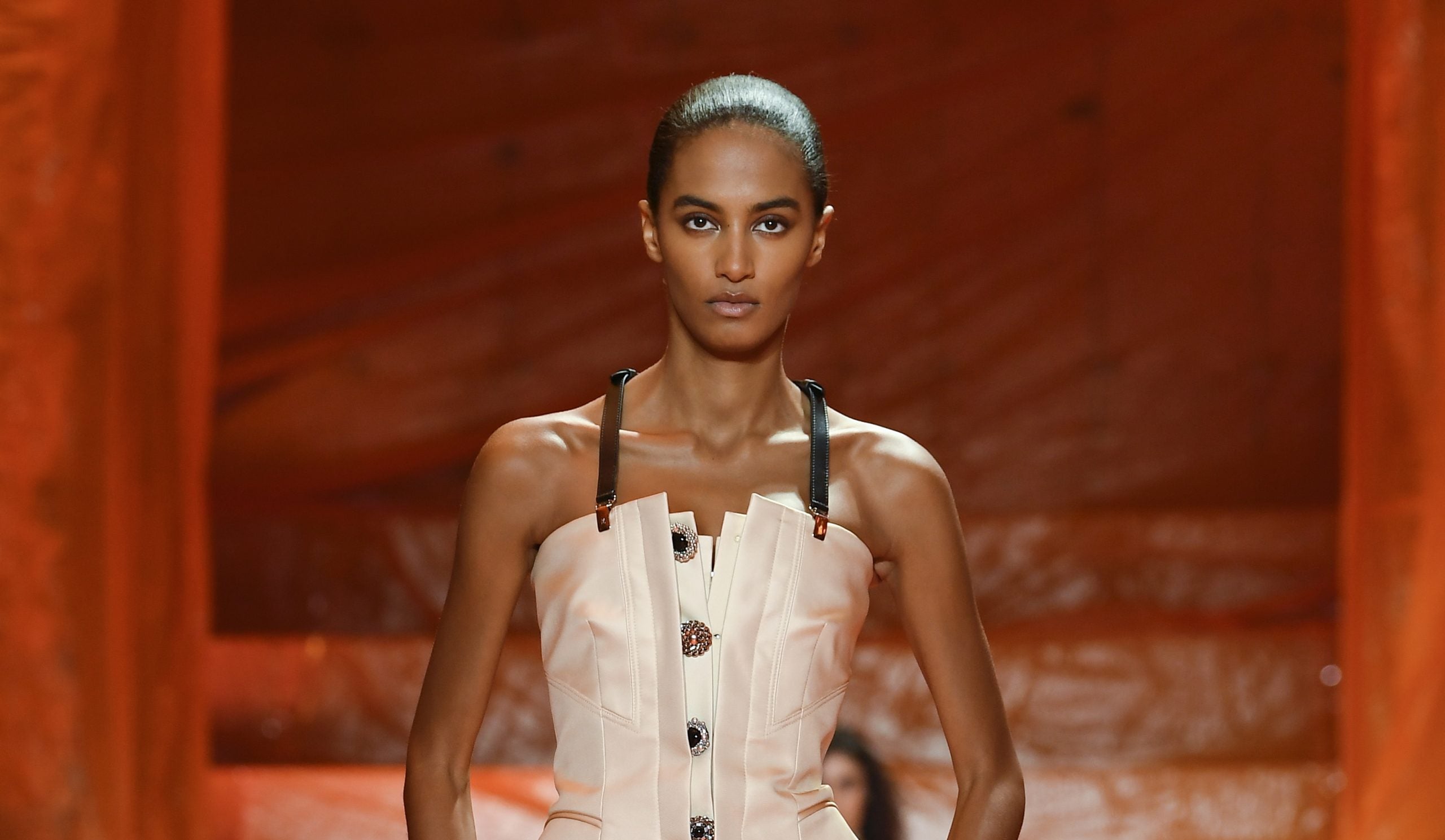 How Pat McGrath Brought The ‘90s Beauty Look To Life At Louis Vuitton’s ...