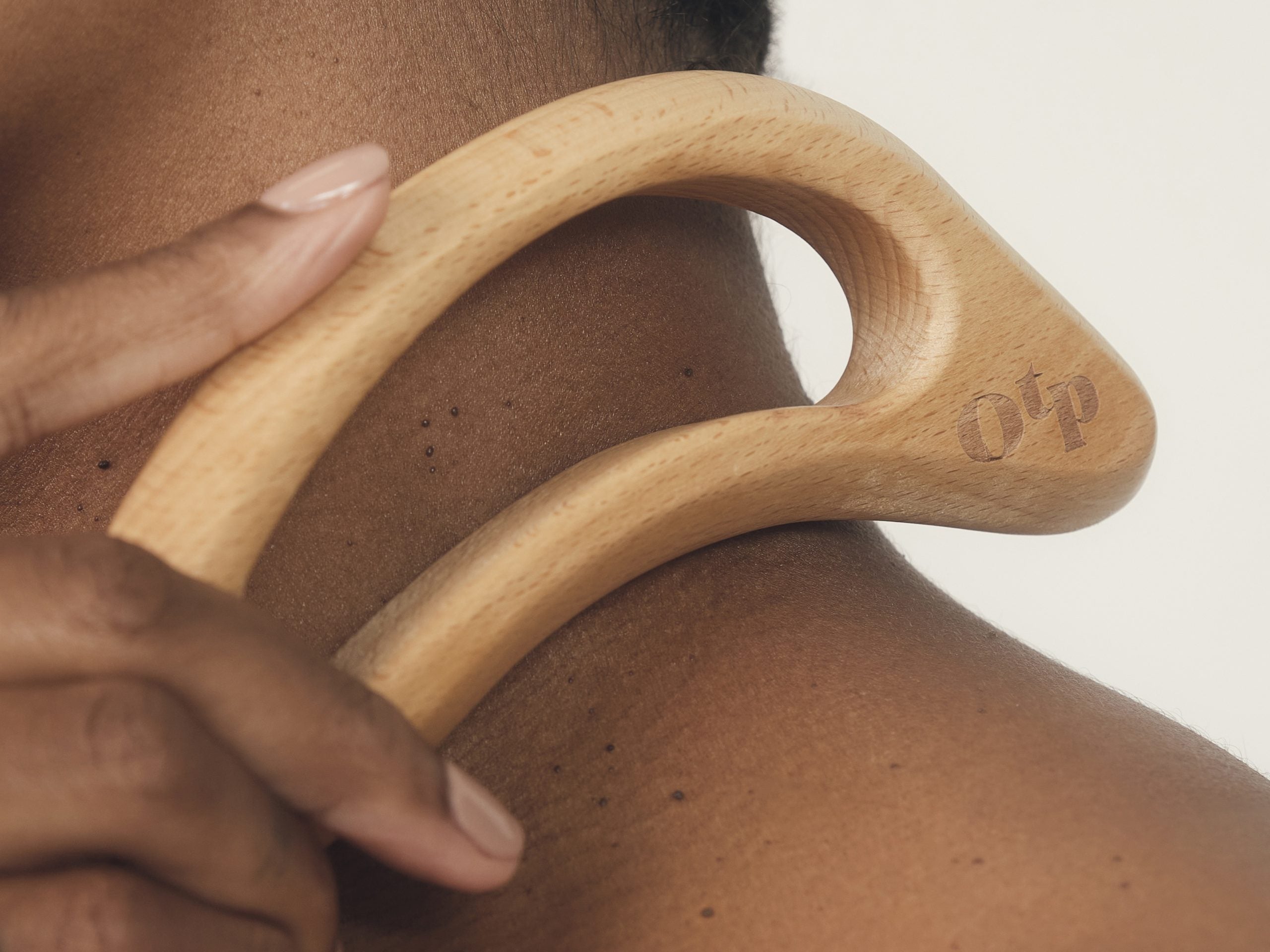 Oui The People’s New Tool Makes At-Home Lymphatic Drainage Massages Easier